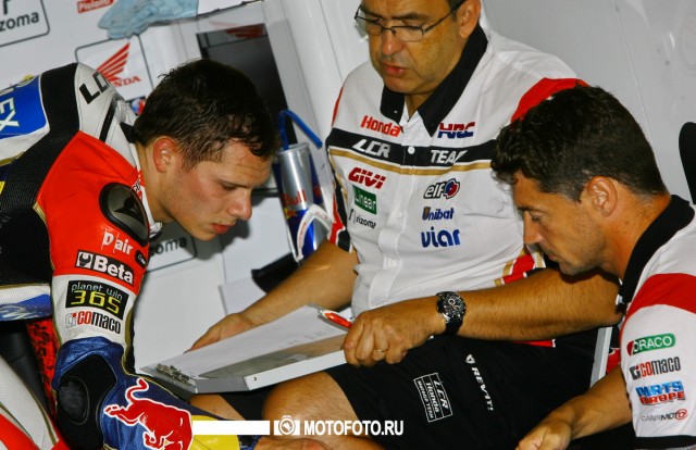 MotoGP 2014 Czech GP: Штефан Брадль на Factory Honda RC213V лидировал с начала уикенда