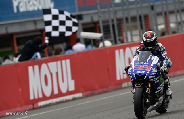 Хорхе Лоренцо выигрывает Гран-При Японии в классе MotoGP