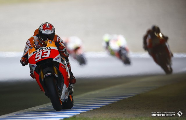 Гран-При Японии, MotoGP: Марк Маркес пытается убежать от Педросы