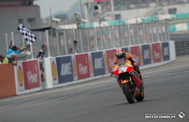 MotoGP 2015 Malaysian GP 17 Round: Дани Педроса выигрывает гонку