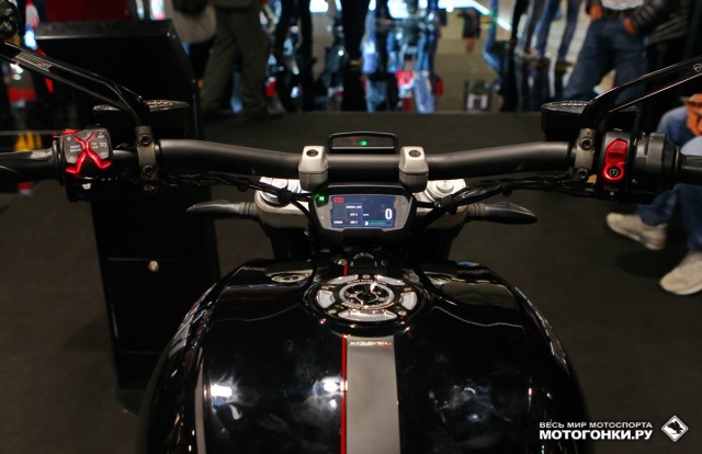 EICMA-2015: Картинки с выставки - Ducati XDIAVEL - за рулем