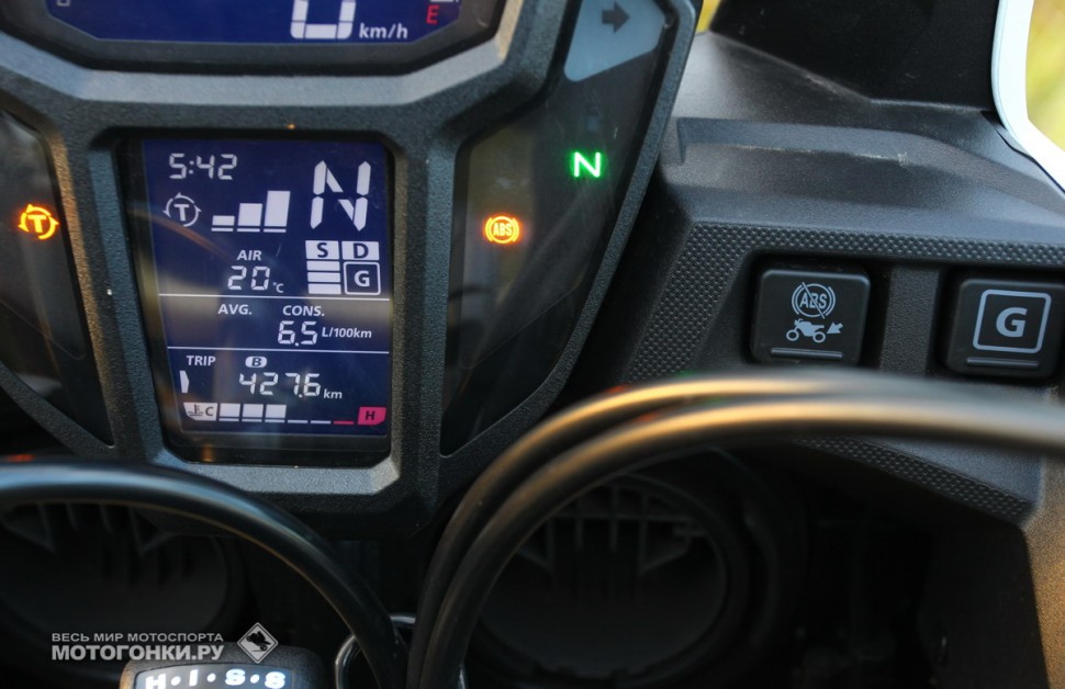 Тест-драйв Honda CRF1000D Africa Twin: при нажатии на клавишу G-Mode, зажигается соответствующий индикатор на контрольной панели