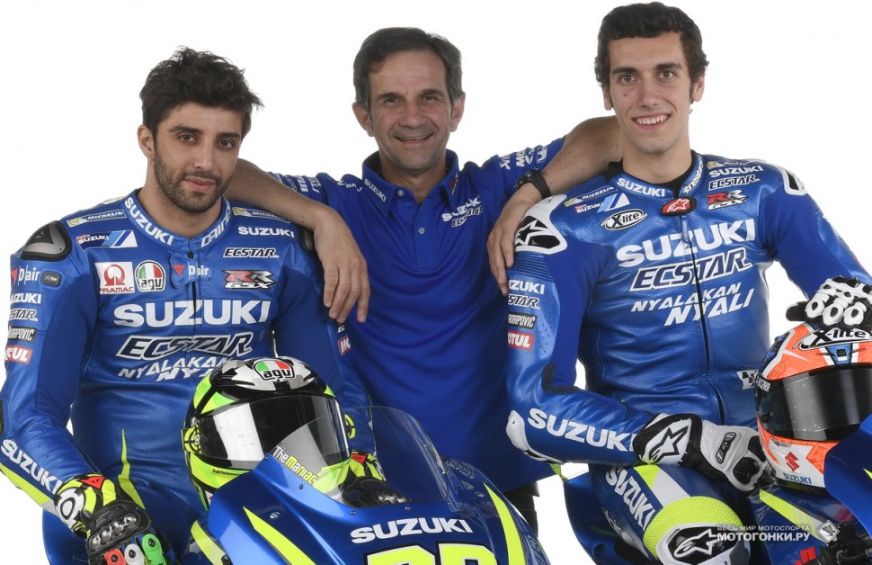 MotoGP - Suzuki GSX-RR - Suzuki Ecstar Team (2017): Андреа Янноне, Алекс Ринс и менеджер команды Давиде Бривио