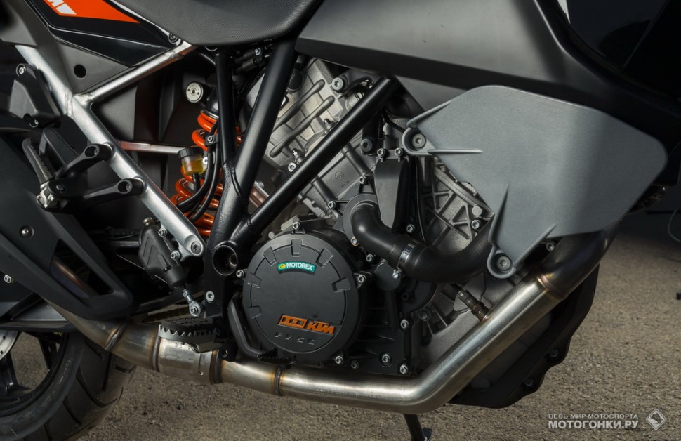 Тест-драйв KTM 1050 Adventure (2015): двигатель кажется таким же, как у 1190, на деле, только скроен по тем же лекалам, но внутри совсем иной
