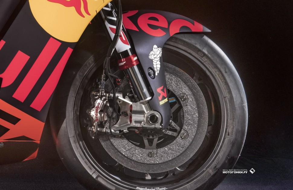 MotoGP - KTM RC16 (2018) - новая подвеска WP и тормоза Brembo