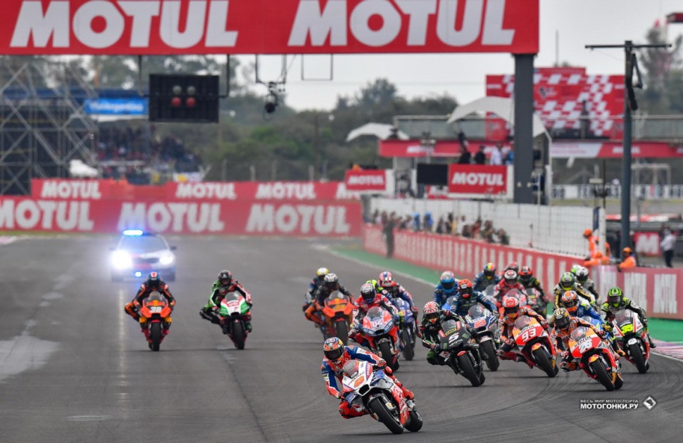 MotoGP - Старт ArgentinaGP 2018 - гонку возглавляет Джек Миллер