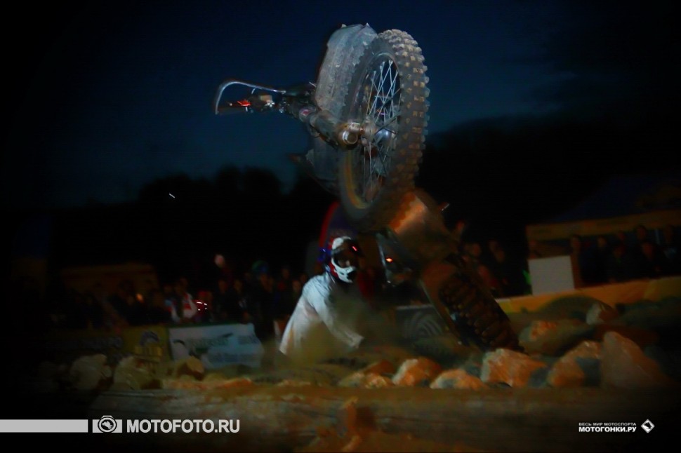 Velyaminovo Race Weekend: Буйные Есть - финал: шоу - Запусти мотоциклом в фотографа
