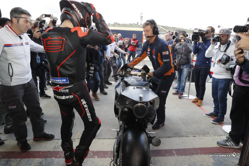 MotoGP 2019 - Jorge Lorenzo в Repsol Honda: первый выход из гаража - на трек, большое событие