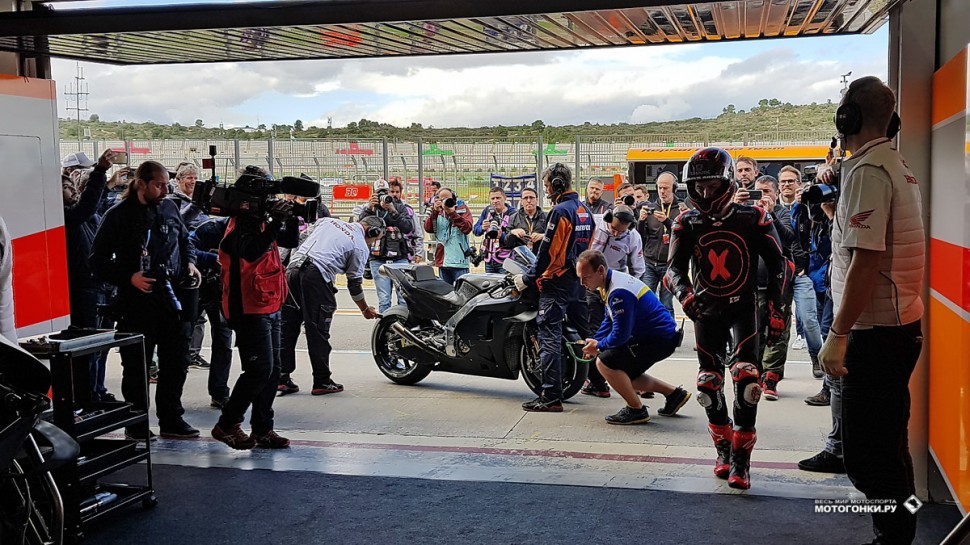 MotoGP 2019 - Jorge Lorenzo в Repsol Honda - первые круги по Ricardo Tormo Circuit на RC213V