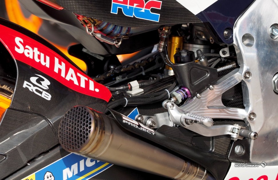 MotoGP - Honda RC213V (2019) - обновленная подвеска и выпускная система SC Project на SepangTest