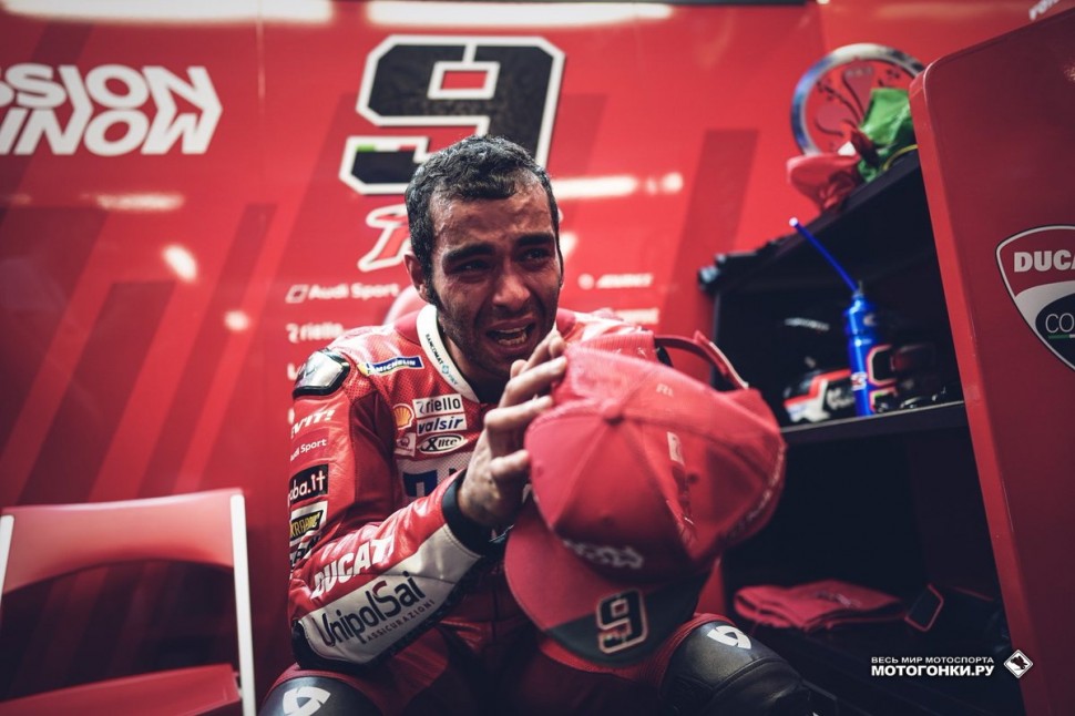MotoGP ItalianGP - Гран-При Италии 2019: Данило Петруччи плакал о счастья после победы в Муджелло