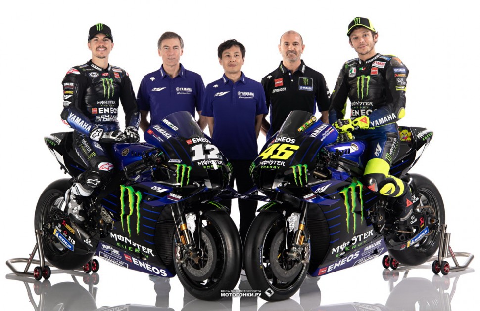 Monster Energy Yamaha MotoGP и Yamaha YZR-M1 2020: все вместе (слева-направо) - Виньялес, Джарвис, Суми, Мерегалли, Росси