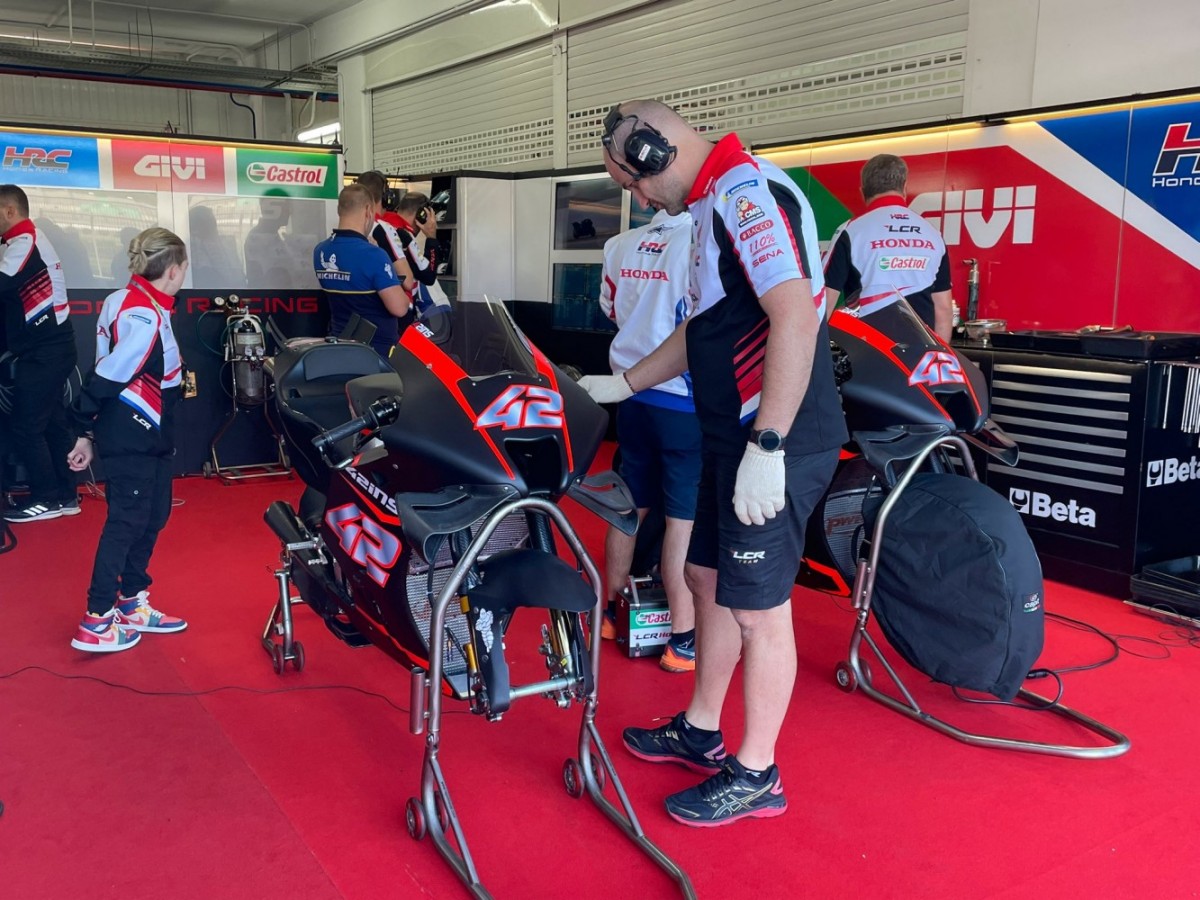 MotoGP-2023: Первые тесты нового сезона - IRTA Valencia: Алекс Ринс готовится к дебюту с LCR Honda