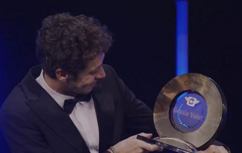 FIM Awards 2022: Валентино Росси получил FIM Spezial Prize за заслуги перед мотоспортом