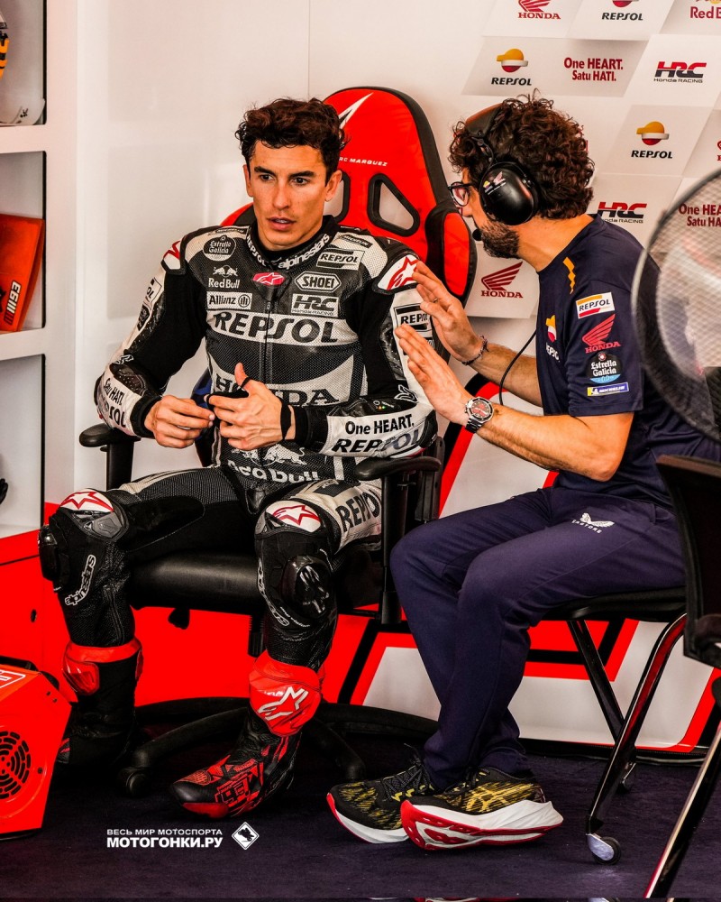 MotoGP 2023: Марк Маркес и бессменный шеф его команды с 2010 года Санти Эрнандес