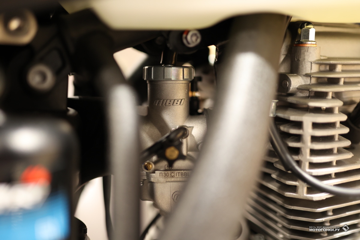Воздушно-масляный мотоцикл эндуро K2R EFC 250 в деталях