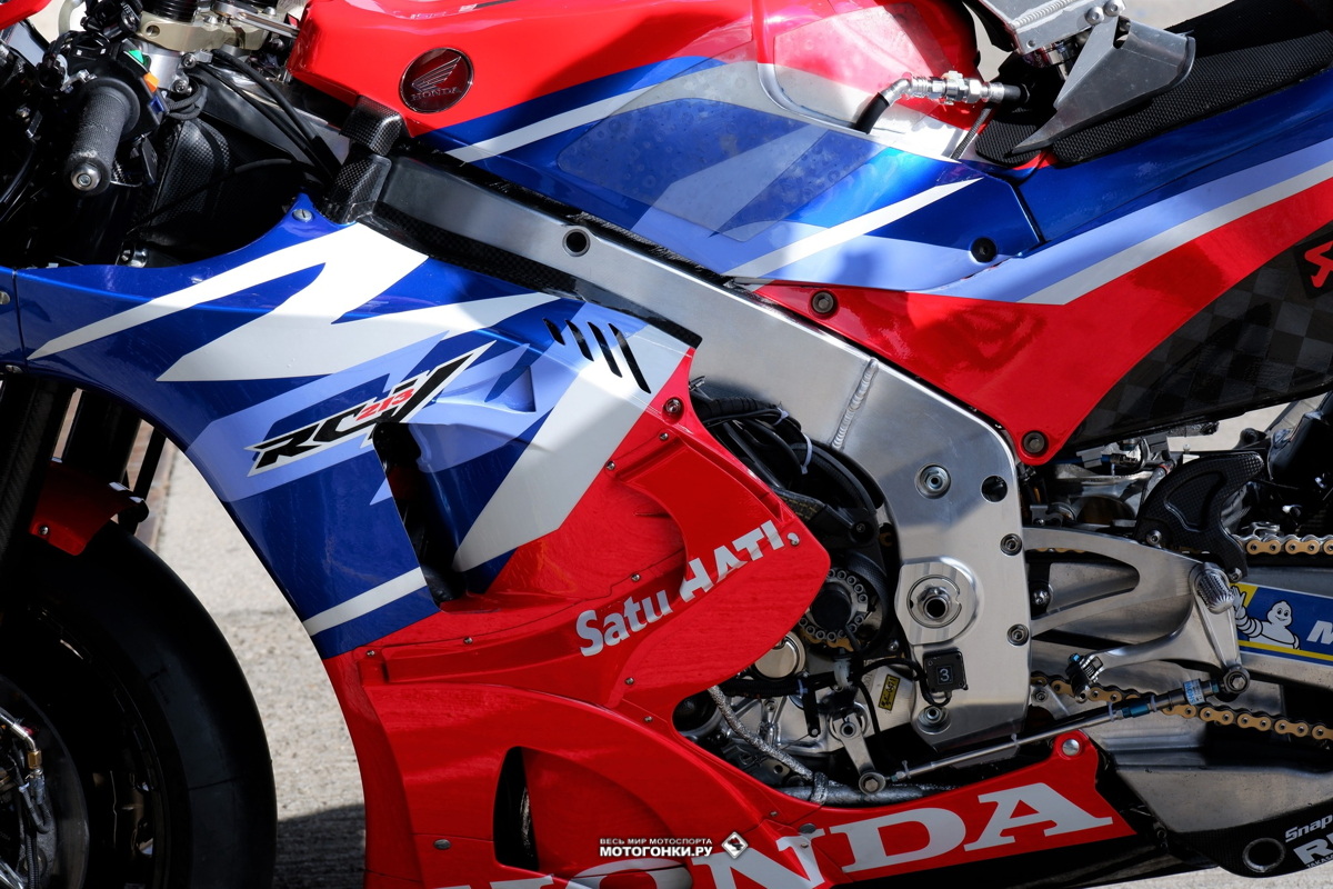 MotoGP-2023 - Эволюция и разработка Honda RC213V по ходу сезона: шасси Kalex, испытанное впервые Брадлем на тестах в Хересе перед Гран-При Испании