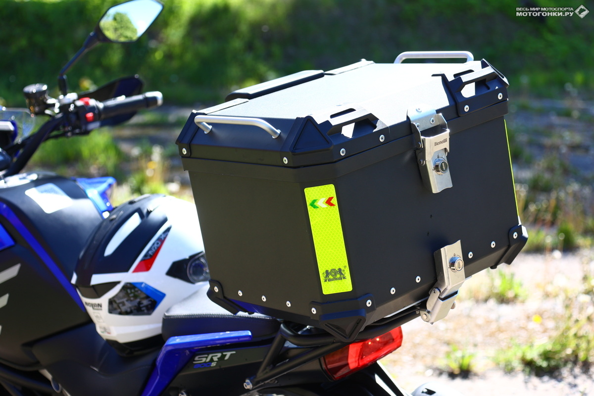 Тест-драйв мотоцикла QJMotor SRT 800 S (2024): официальный багаж крепится навертво