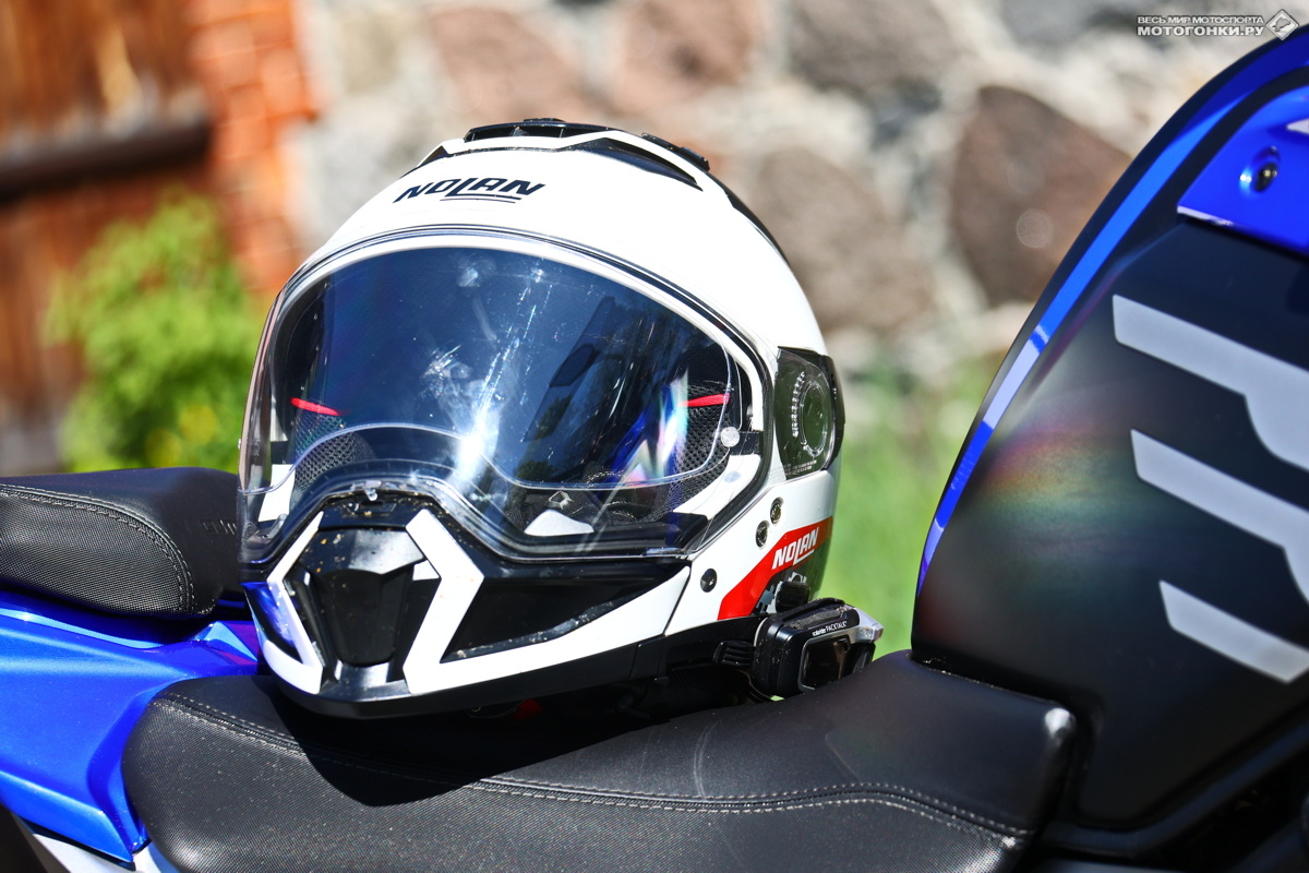 Тест-драйв мотоцикла QJMotor SRT 800 S (2024): шлем Nolan N70-X2 справился превосходно со снятым козырьком