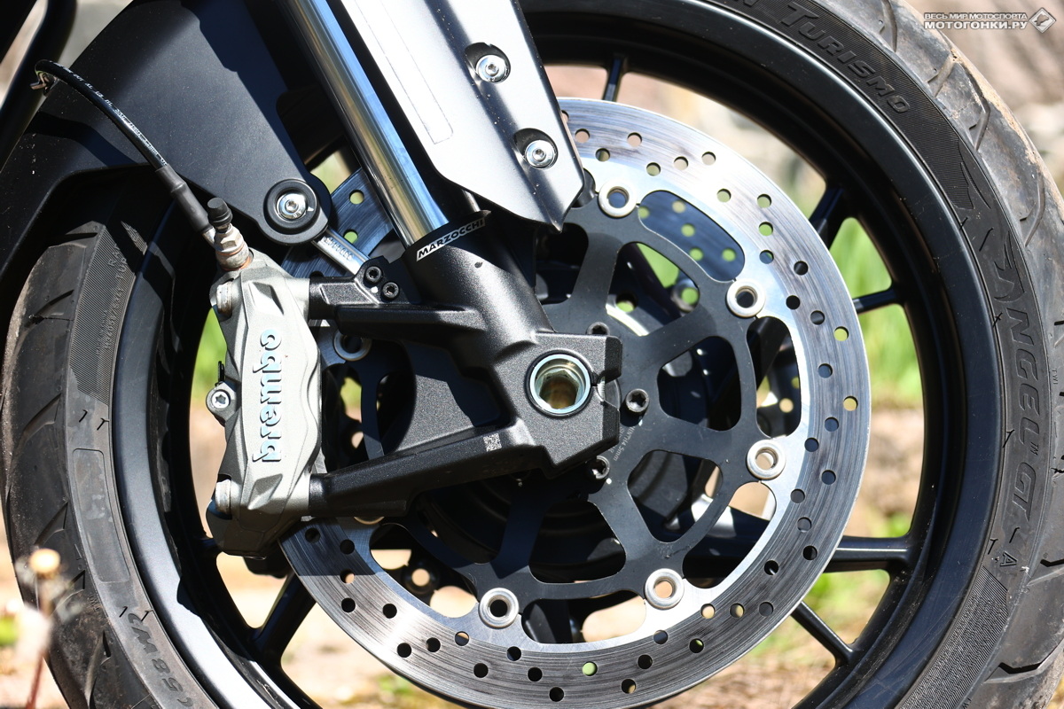 Тест-драйв мотоцикла QJMotor SRT 800 S (2024): реальные тормоза Brembo с радиальной машинкой - зверь!