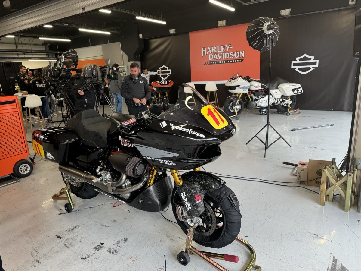 Заводские прототипы Harley-Davidson для King of Baggers на тестах MotoGP в Барселоне