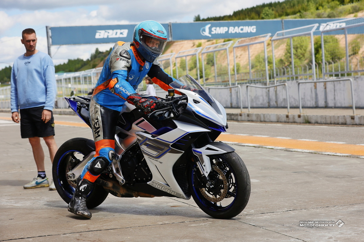 Проект QTM Motorsport и Zontes RUSSIA: спортбайк Zontes 703RR