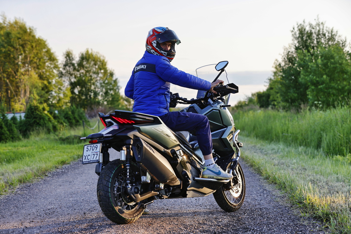 Тест-драйв скутера двойного назначения Zontes ZT368-G - Ядерная табуретка