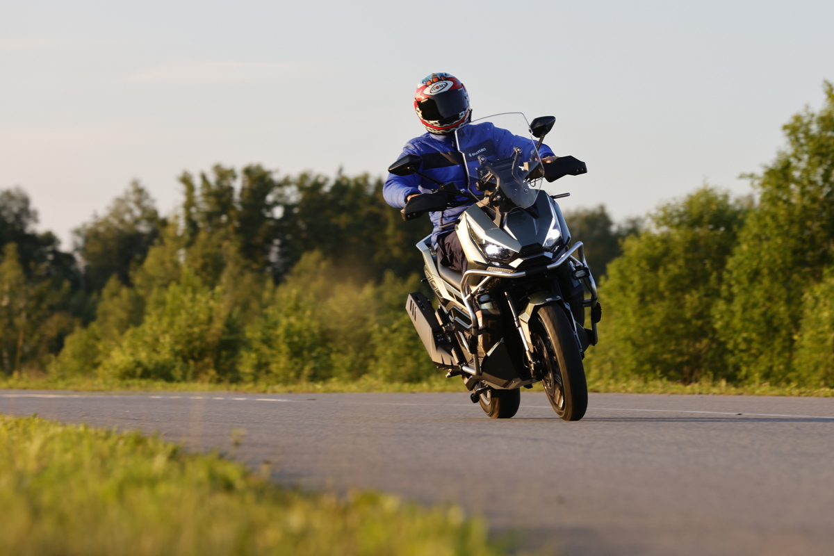 Тест-драйв скутера двойного назначения Zontes ZT368-G - Ядерная табуретка