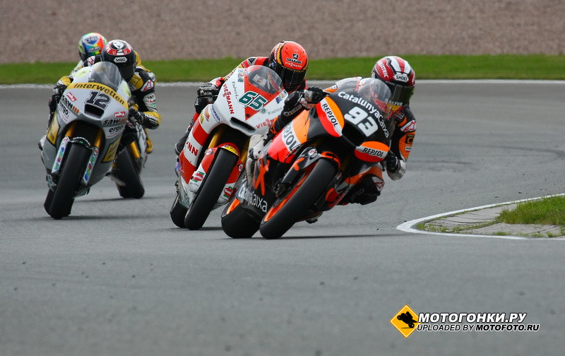 Гран-При Германии, Sachsenring, 17/07/2011 - Moto2: дуэль между Маркесом и Брадлем на исходе