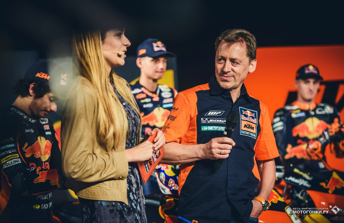 MotoGP - KTM RC16 - Майк Ляйтнер, менеджер KTM Factory Racing (2017) 