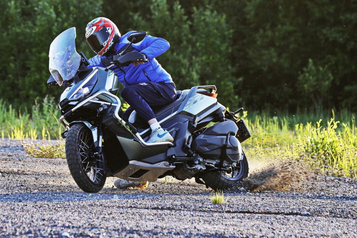 Тест-драйв максискутера Zontes ZT368-G