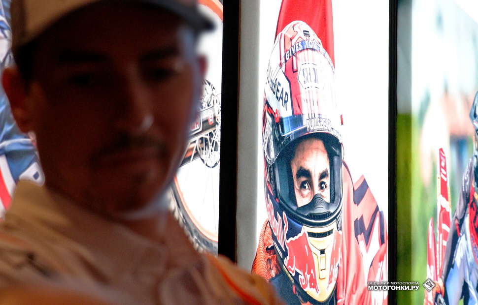 Хорхе Лоренцо решил покинуть Honda и завершить карьеру, понимая, что он не ровня Маркесу