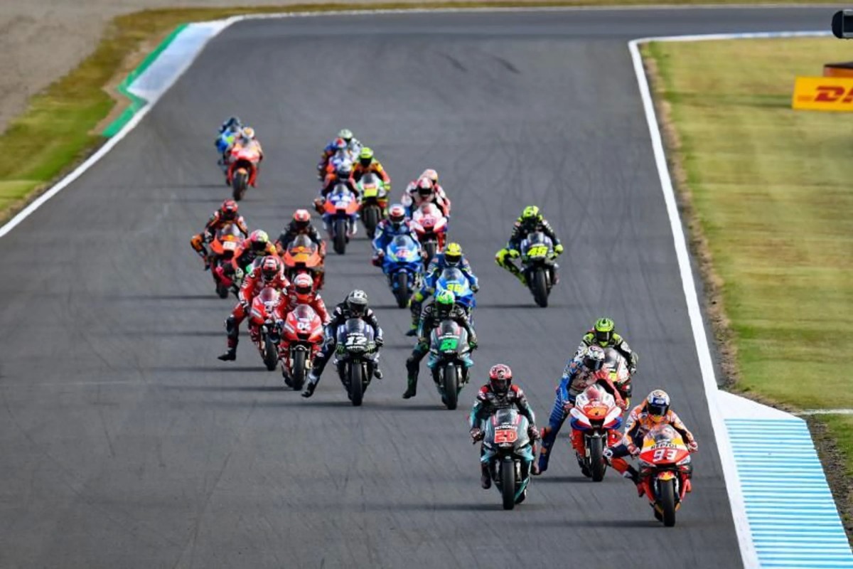 MotoGP: Twin Ring Motegi - полный комплект небольших прямых и острых шпилек
