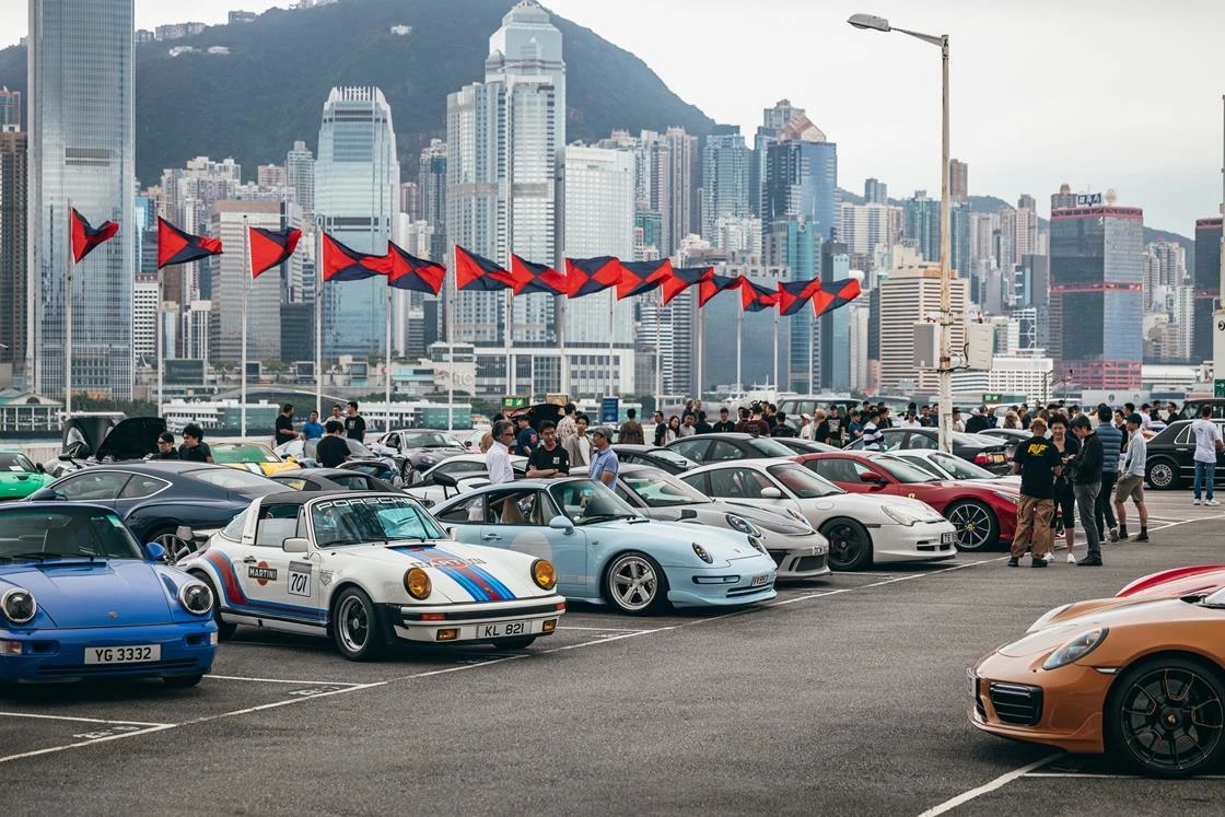 Машина по цене частного дома? Это в Гонконге!