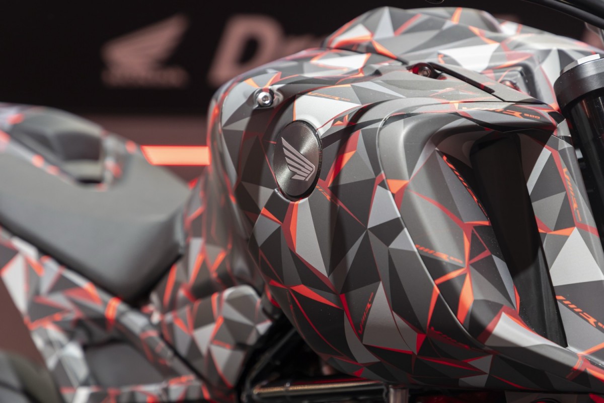 Миланский Мотосалон EICMA 2025: Honda V3R 900 E-Compressor