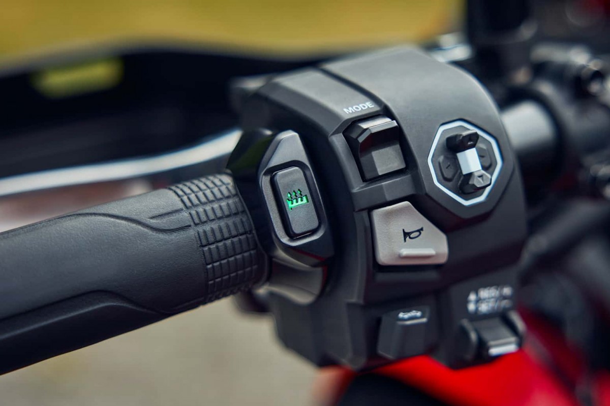Пульт управления Honda CB1000GT Sport - Миланский Мотосалон EICMA 2025