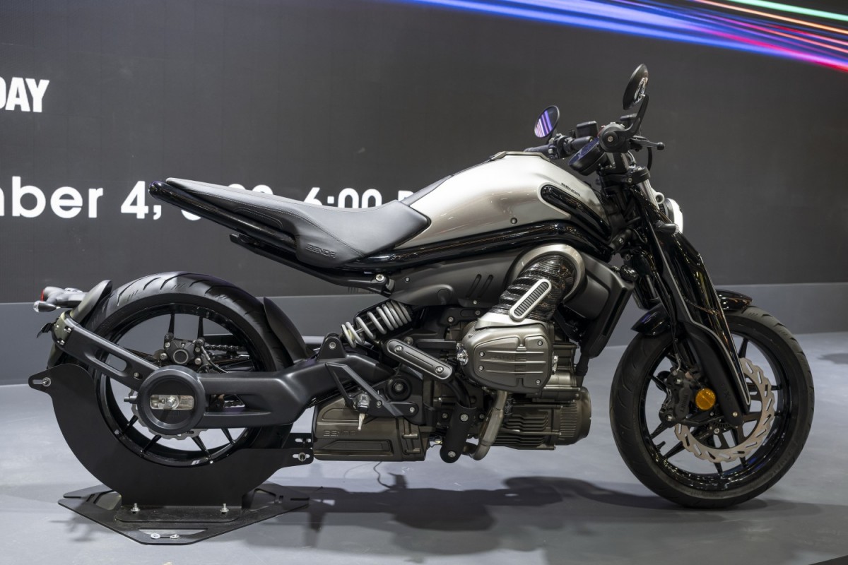 Мотоцикл Benda P51 с оппозитом в стиле BMW R-серии - Миланский Мотосалон EICMA 2025