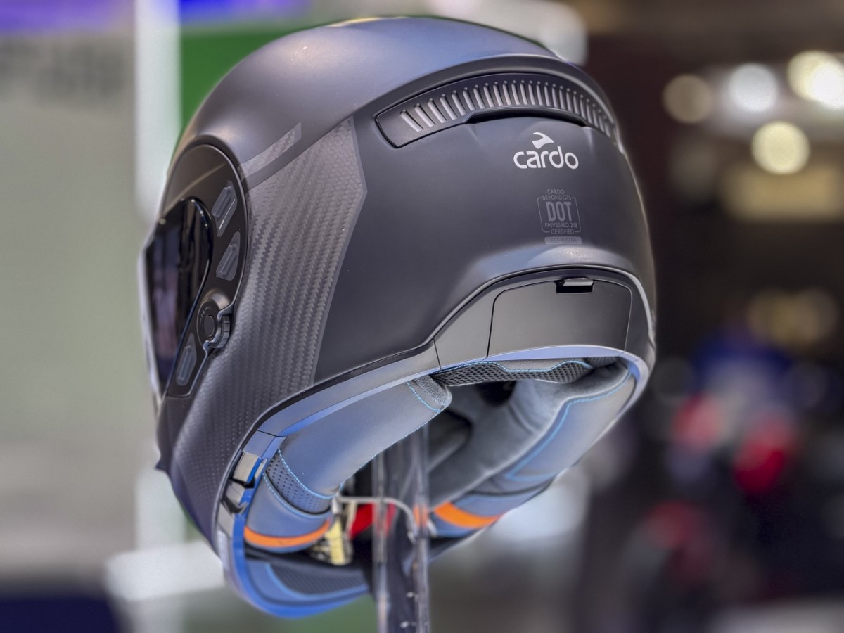 Первый шлем CARDO Beyond GT/GTS - Миланский Мотосалон EICMA 2025