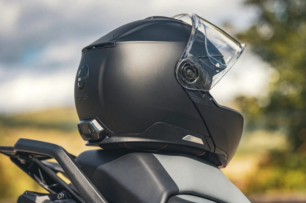 Schuberth C5 ANC powered by CARDO
