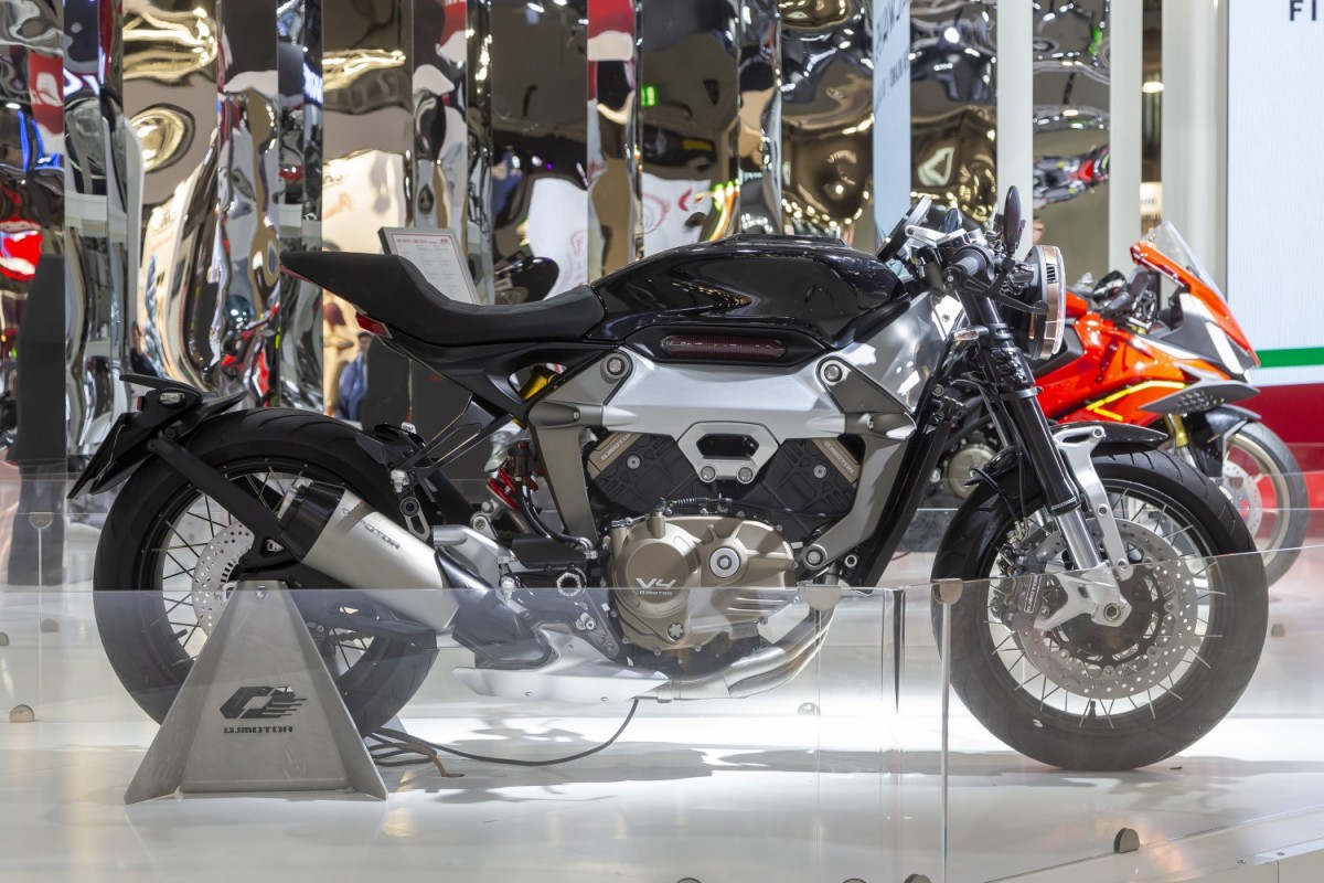 QJMotor EQUUS 600 - Миланский Мотосалон EICMA 2025