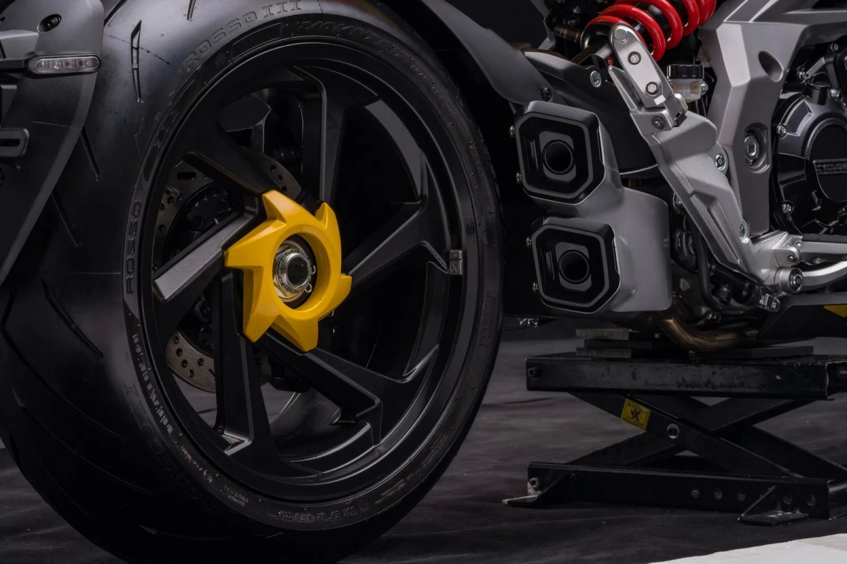 Cyclone RA1000 - Миланский Мотосалон EICMA 2025