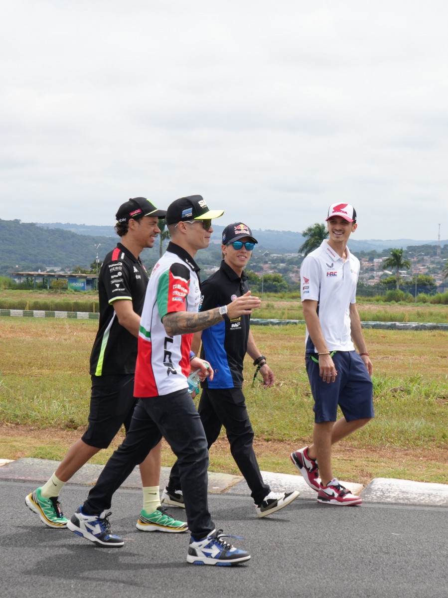 Пилоты MotoGP, Moto2 и MotoE знакомятся с Гойянией