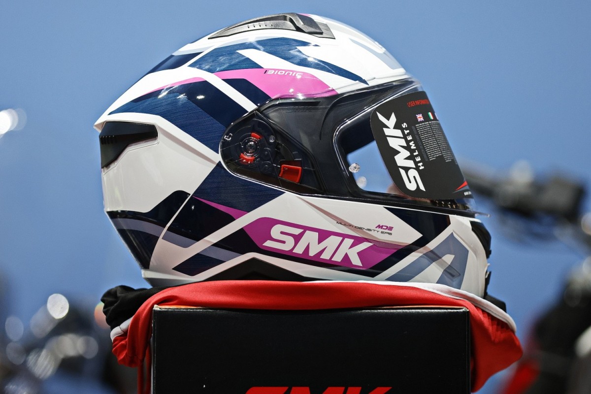 Тест-драйвы и обзоры мотоэкипировки МОТОГОНКИ.РУ: мотошлем SMK BIONIC ADULT KORE