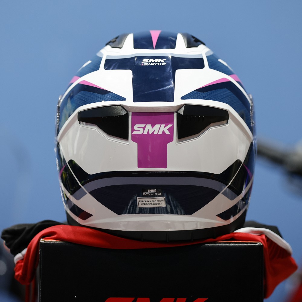 Тест-драйвы и обзоры мотоэкипировки МОТОГОНКИ.РУ: мотошлем SMK BIONIC ADULT KORE