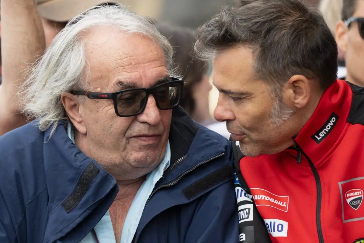 Карло Пернат в паддоке MotoGP 2025: Гран-При Валенсии - вместе с шефом команды Марка Маркеса