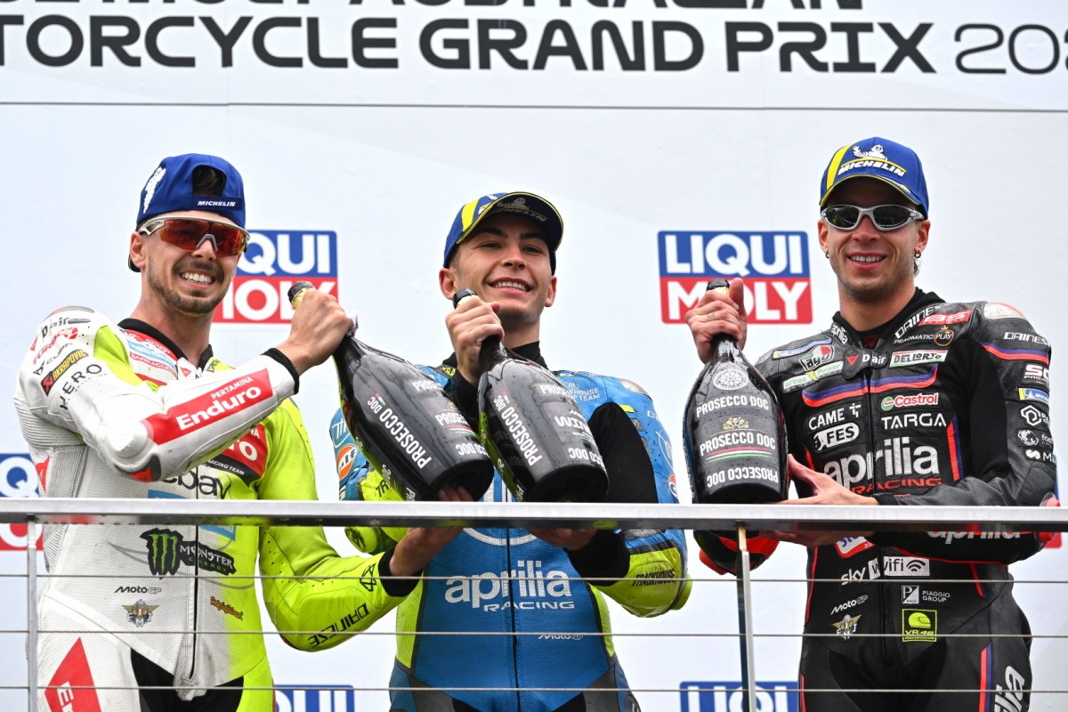 Подиум Гран-При Австралии MotoGP 2025 - первая победа Рауля Фернандеса в Королевском классе