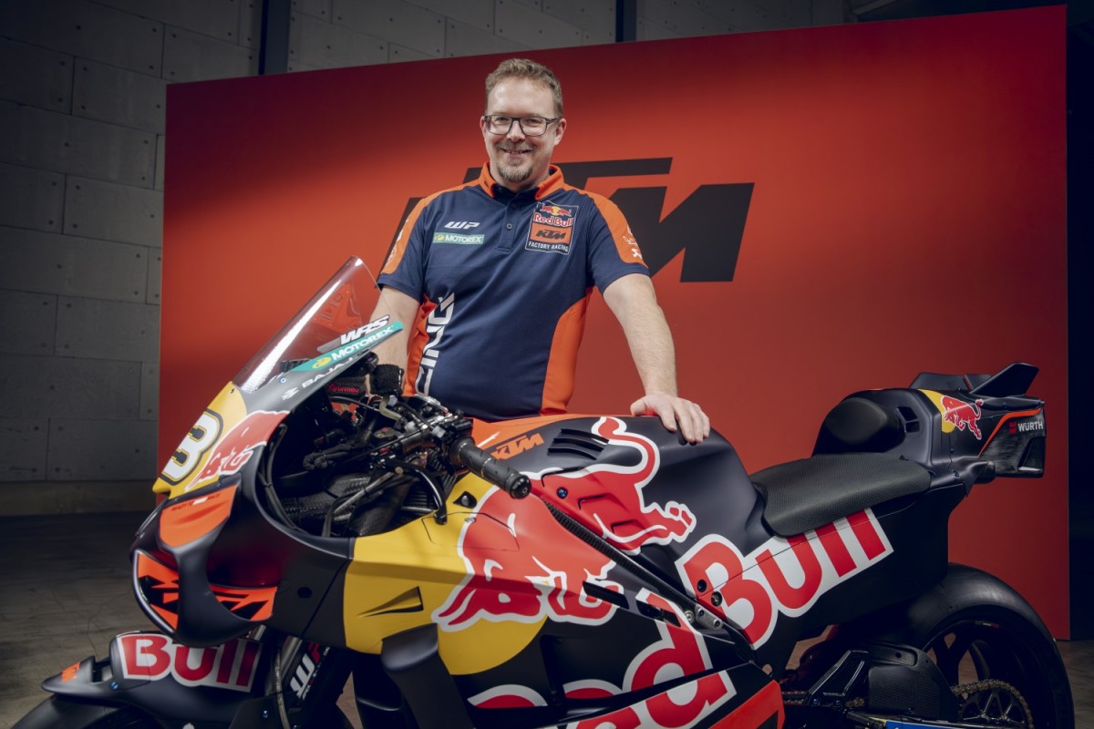 Презентации команд MotoGP 2026: технический директор KTM Factory Racing Себастьян Риззе