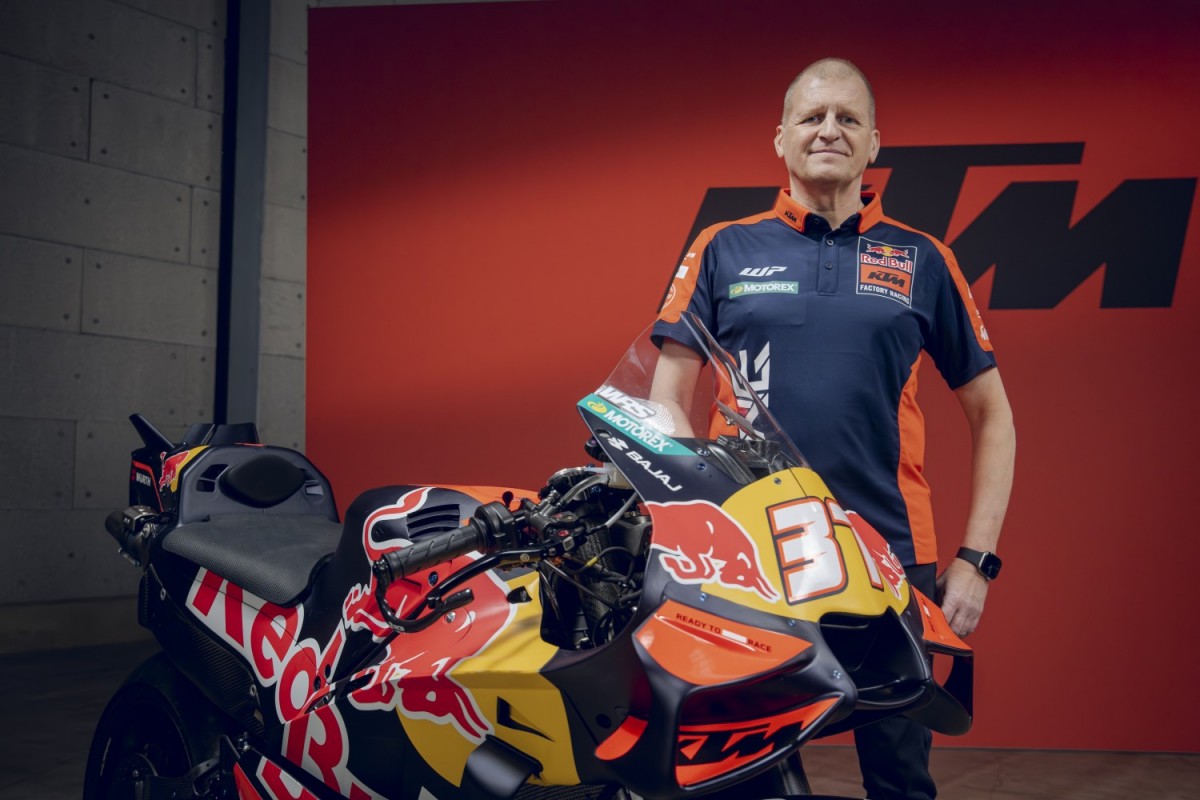 Презентации команд MotoGP 2026: менеджер команд KTM Factory Racing Аки Айо