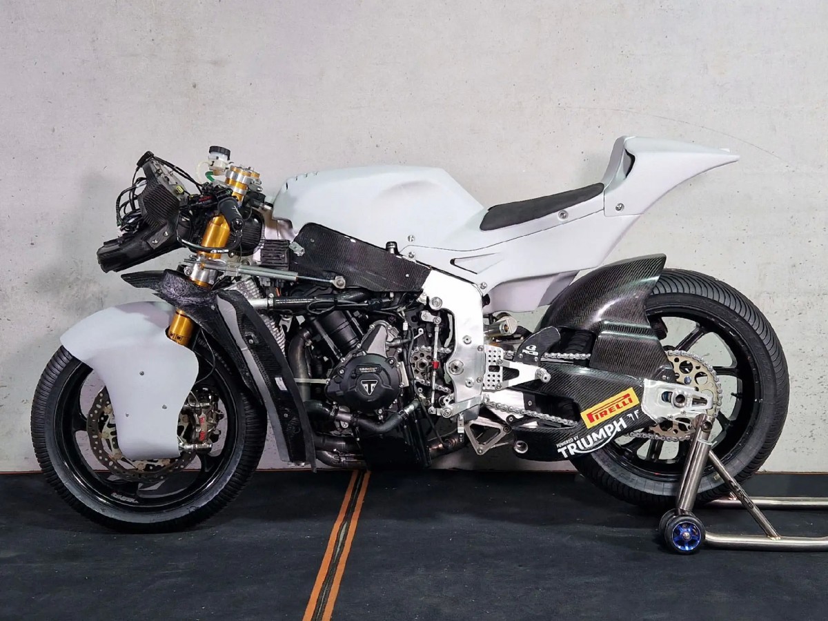 Шасси Kalex Moto2 первой версии для двигателя Triumph 765