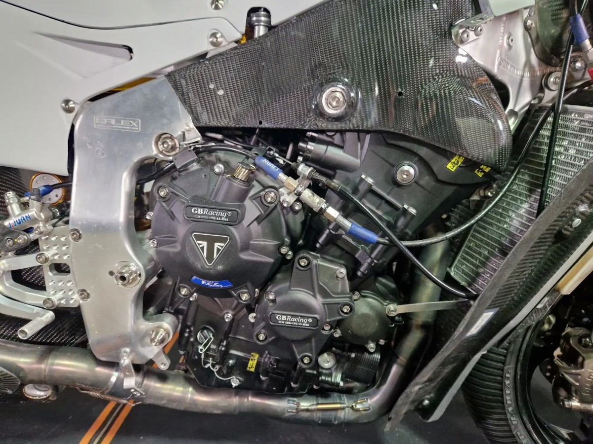 Экспериментальная версия шасси Kalex Moto2 для двигателя Triumph 765